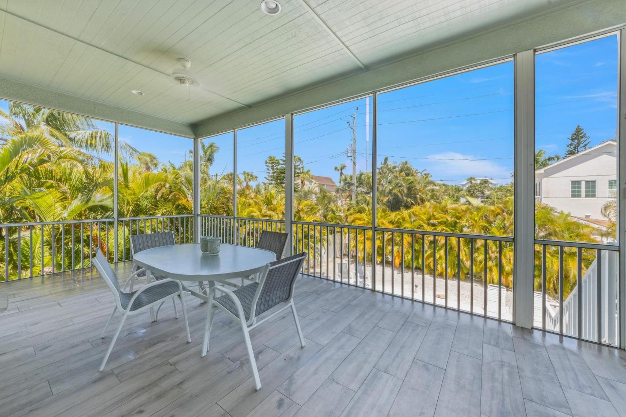 Hotel Pelican Villa - Image 1