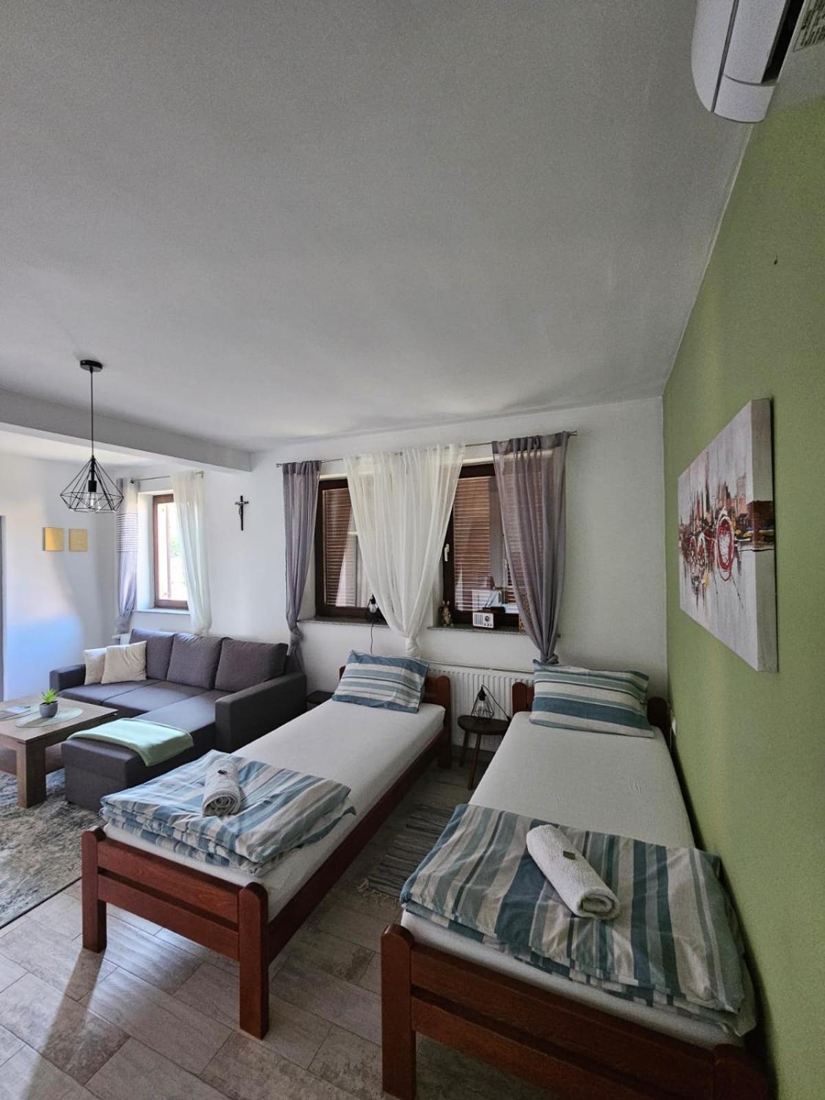 Studio apartman Dora