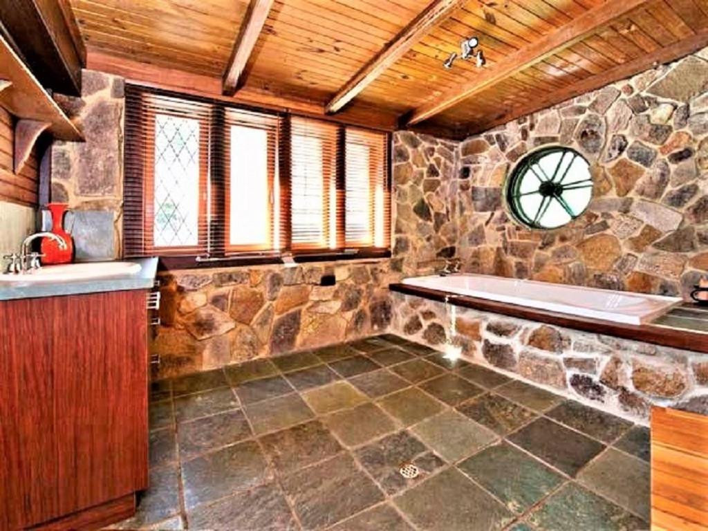 Kookaburra Retreat - Dog Friendly - Forest View