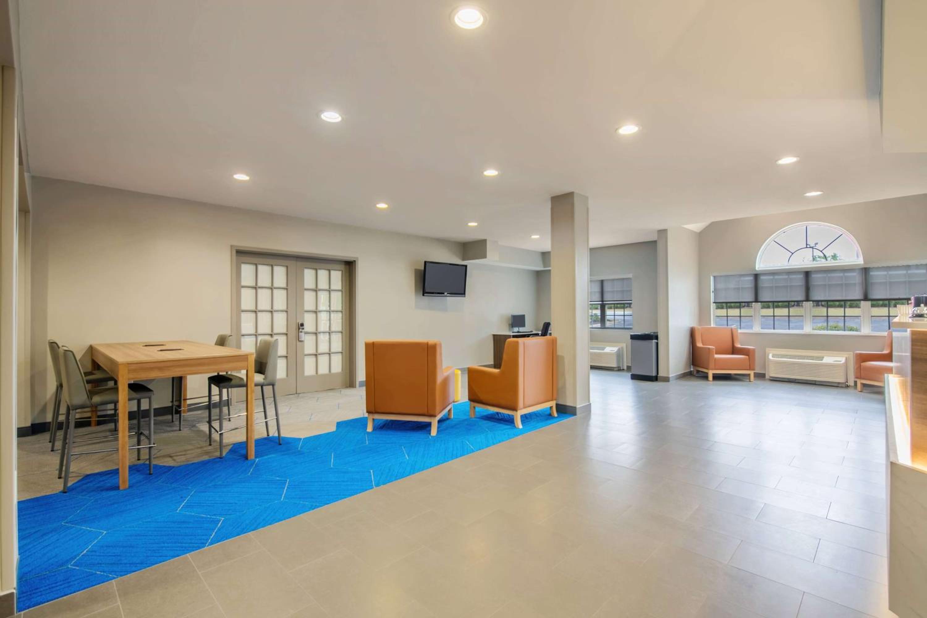 Microtel Inn and Suites by Wyndham Anderson SC view 5