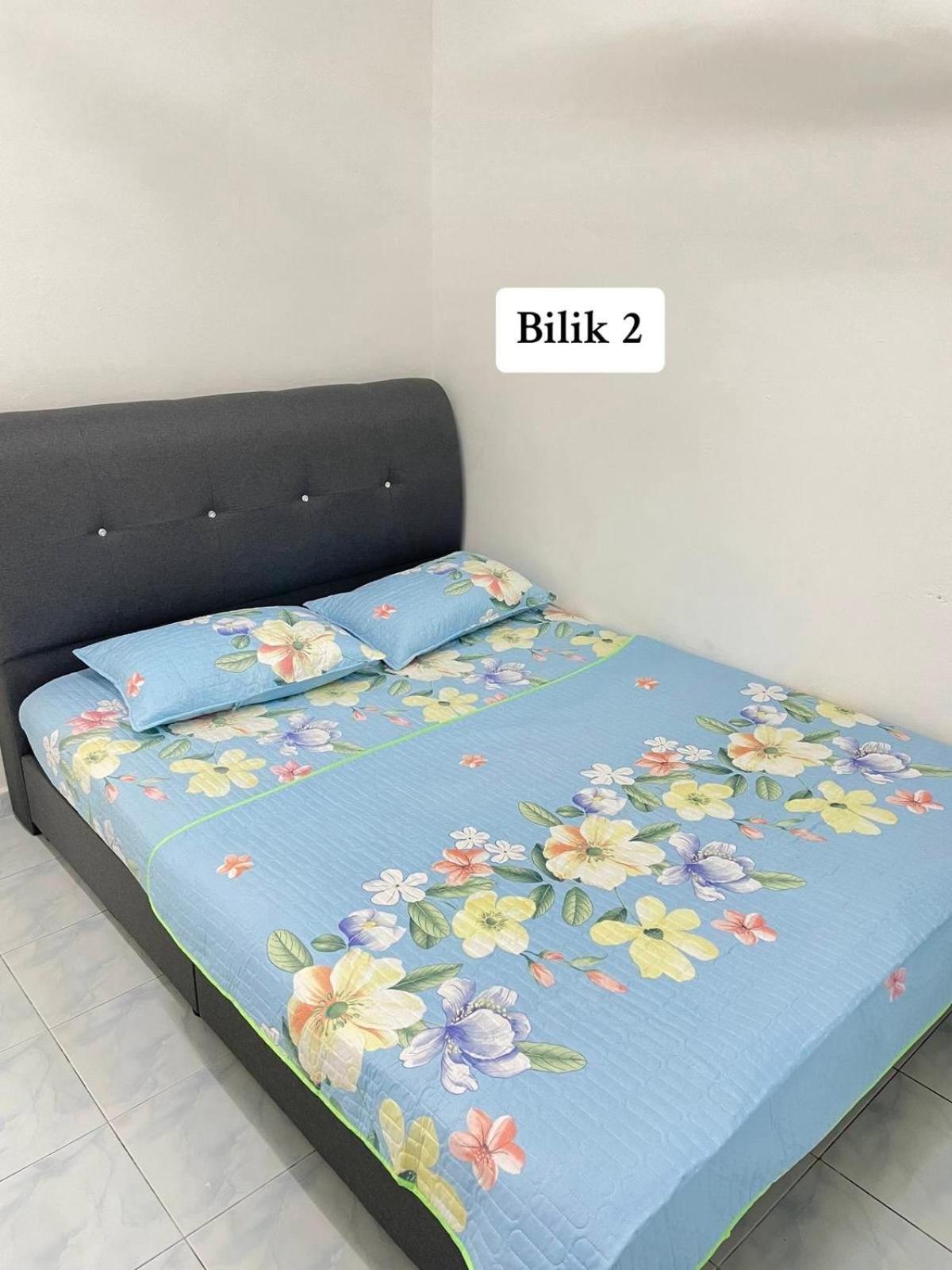 Home in Sepang, Homestay Mokhzan