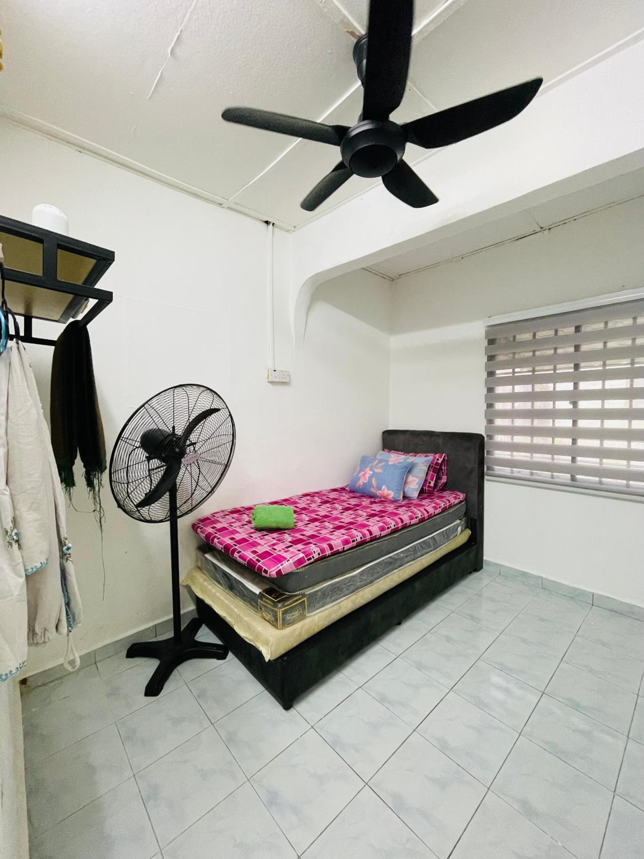 Home in Sepang, Homestay Mokhzan