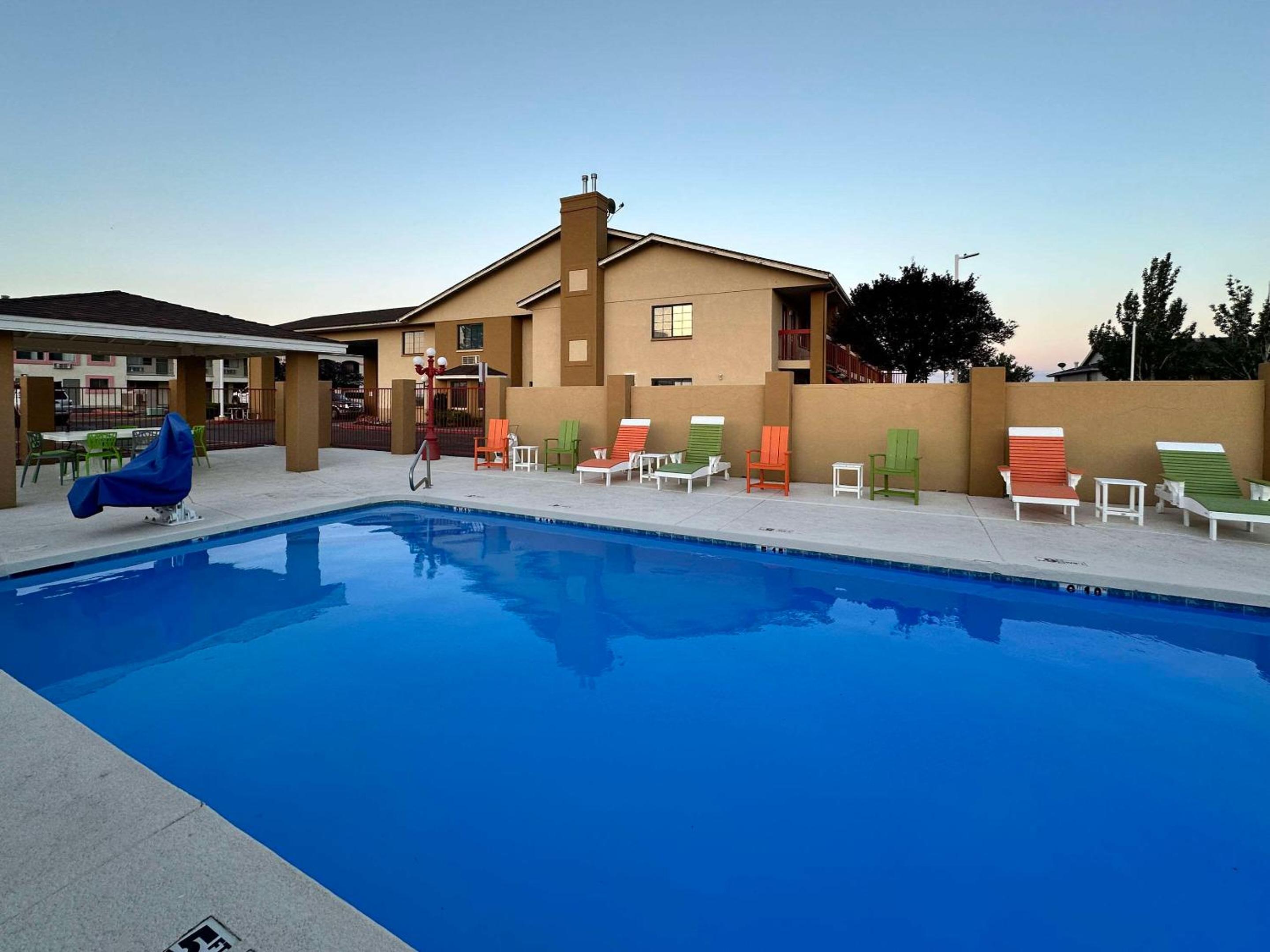 Holbrook Vacations - Quality Inn Holbrook near Petrified Forest - Property Image 5