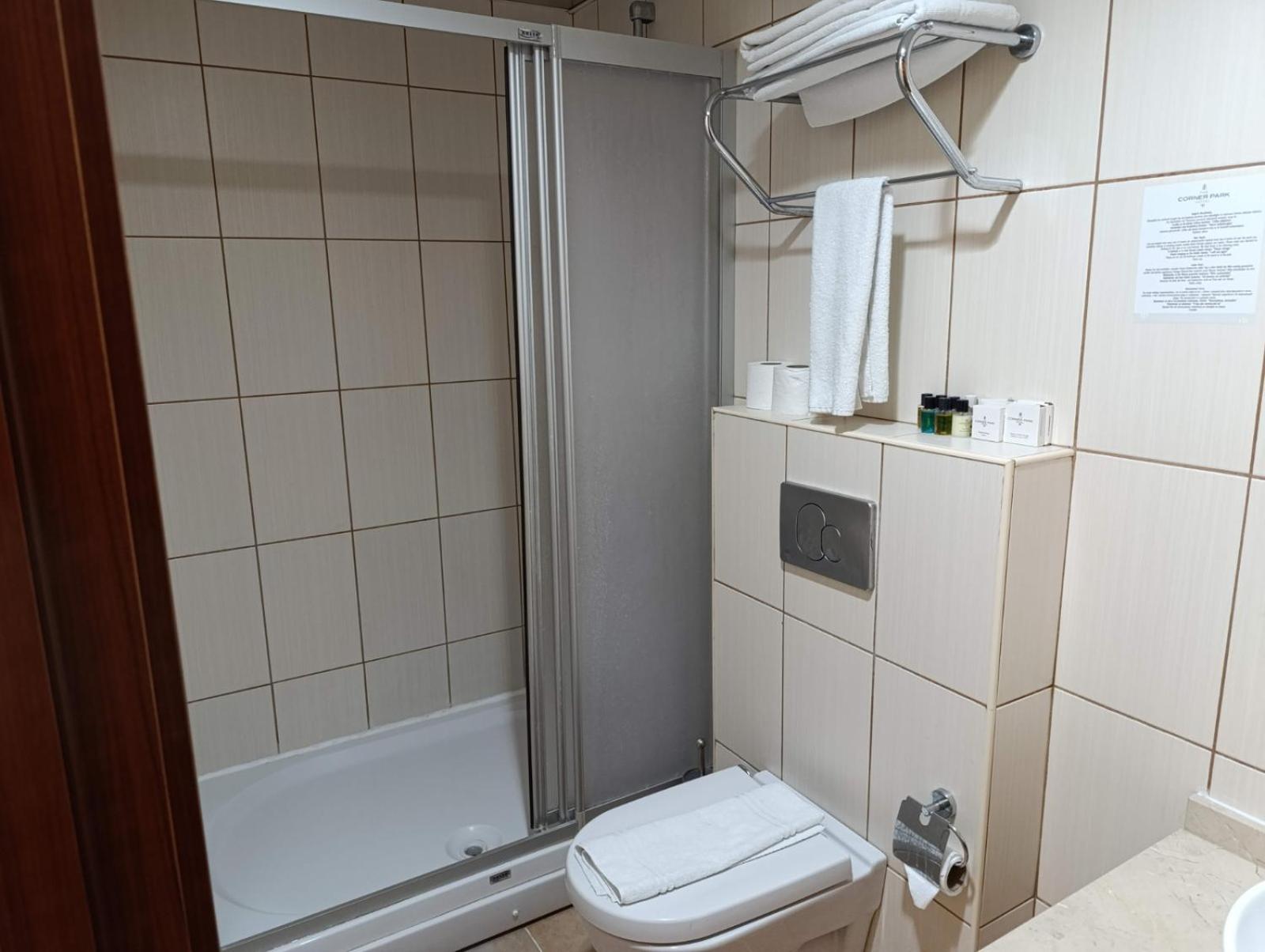 The Corner Park Hotel - Image 13