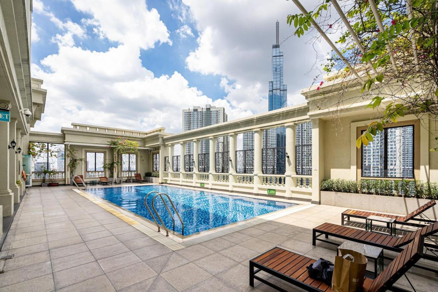 GEM Residence - The Manor Central