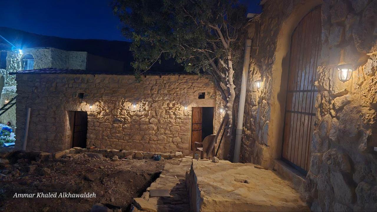 Dana historic village