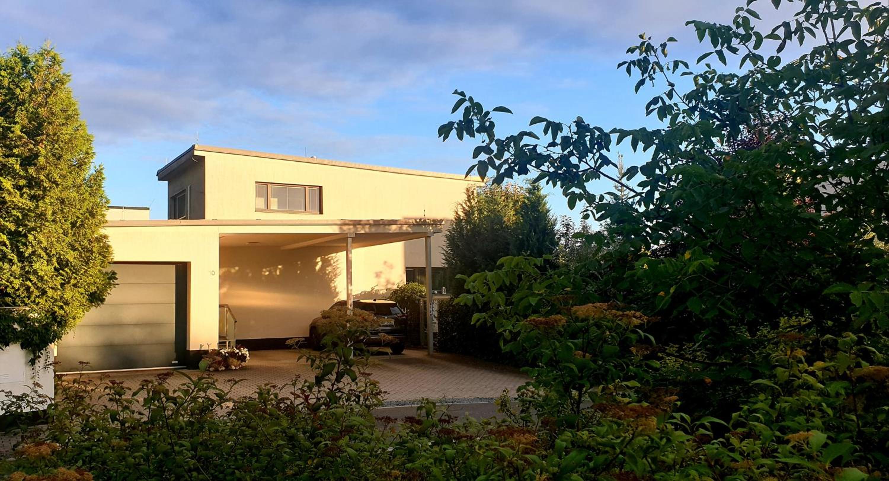 PARADY HOUSE view 2