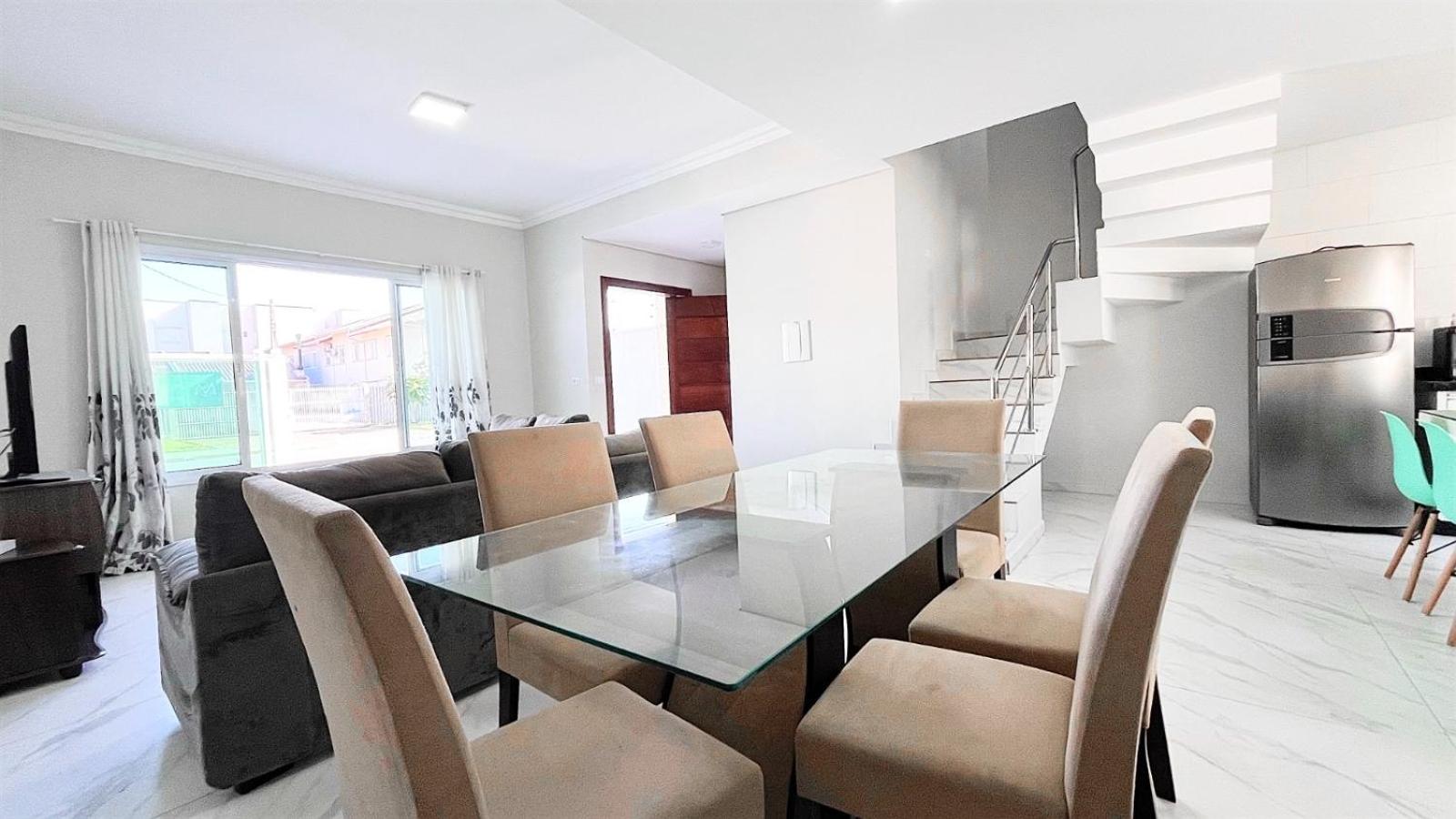 Triplex com piscina 150m do mar