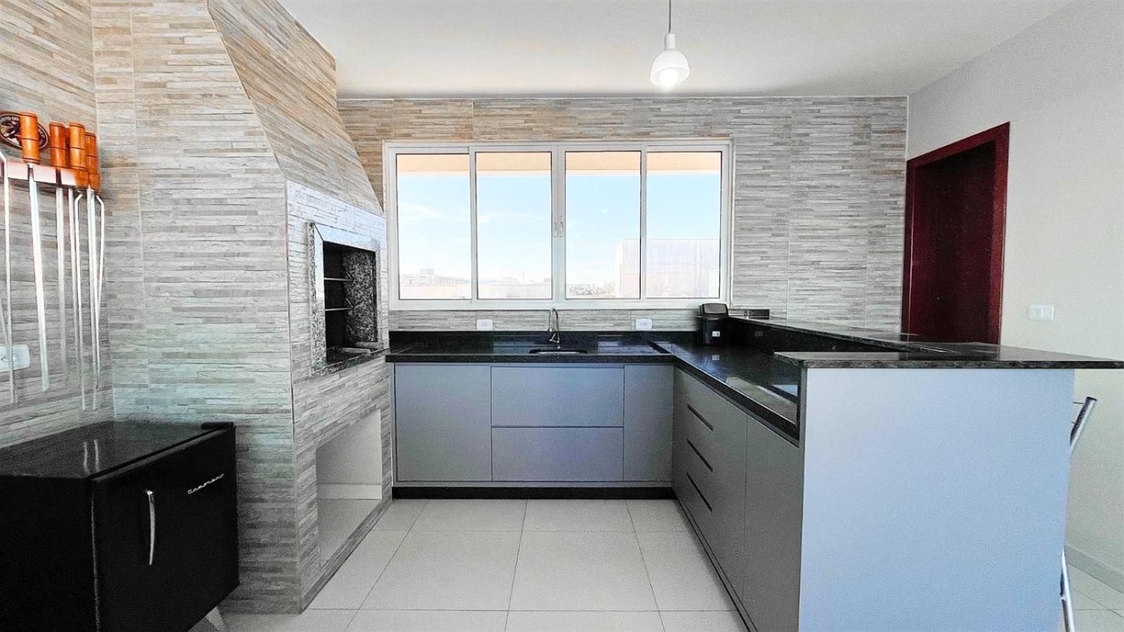 Triplex com piscina 150m do mar