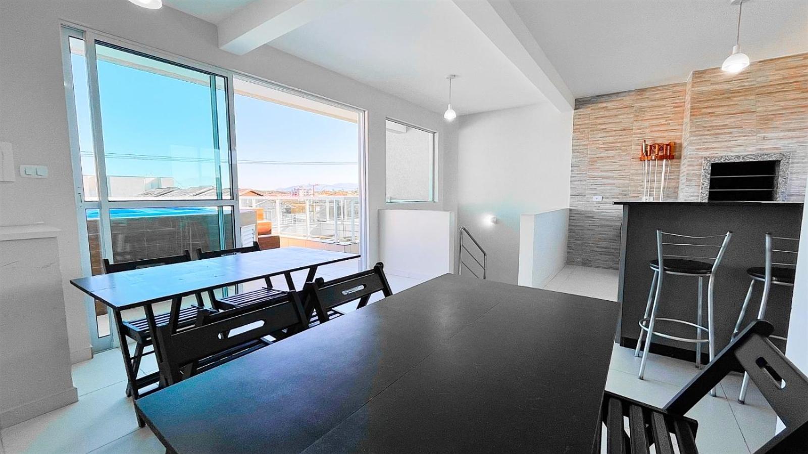 Triplex com piscina 150m do mar