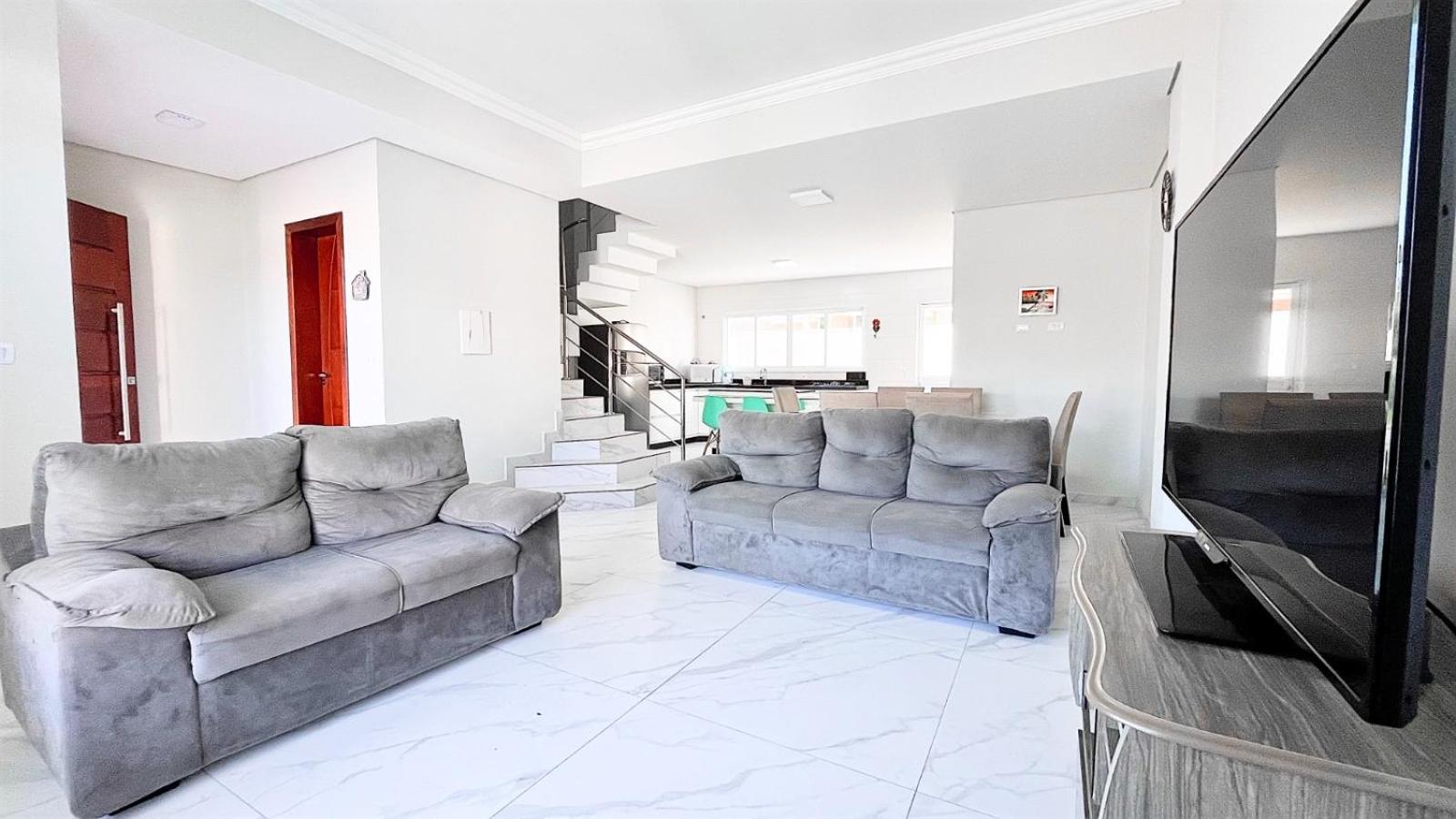 Triplex com piscina 150m do mar