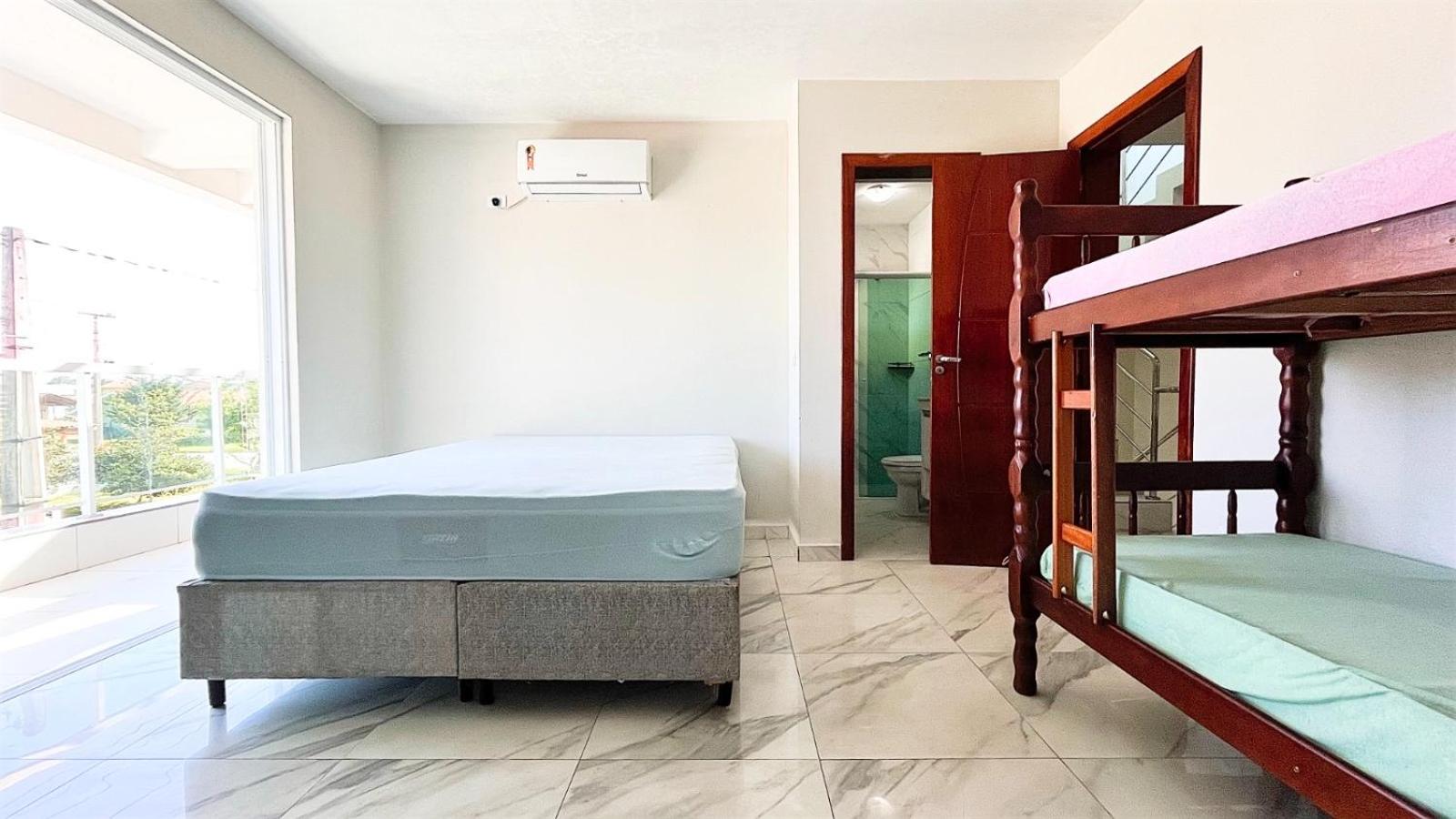 Triplex com piscina 150m do mar