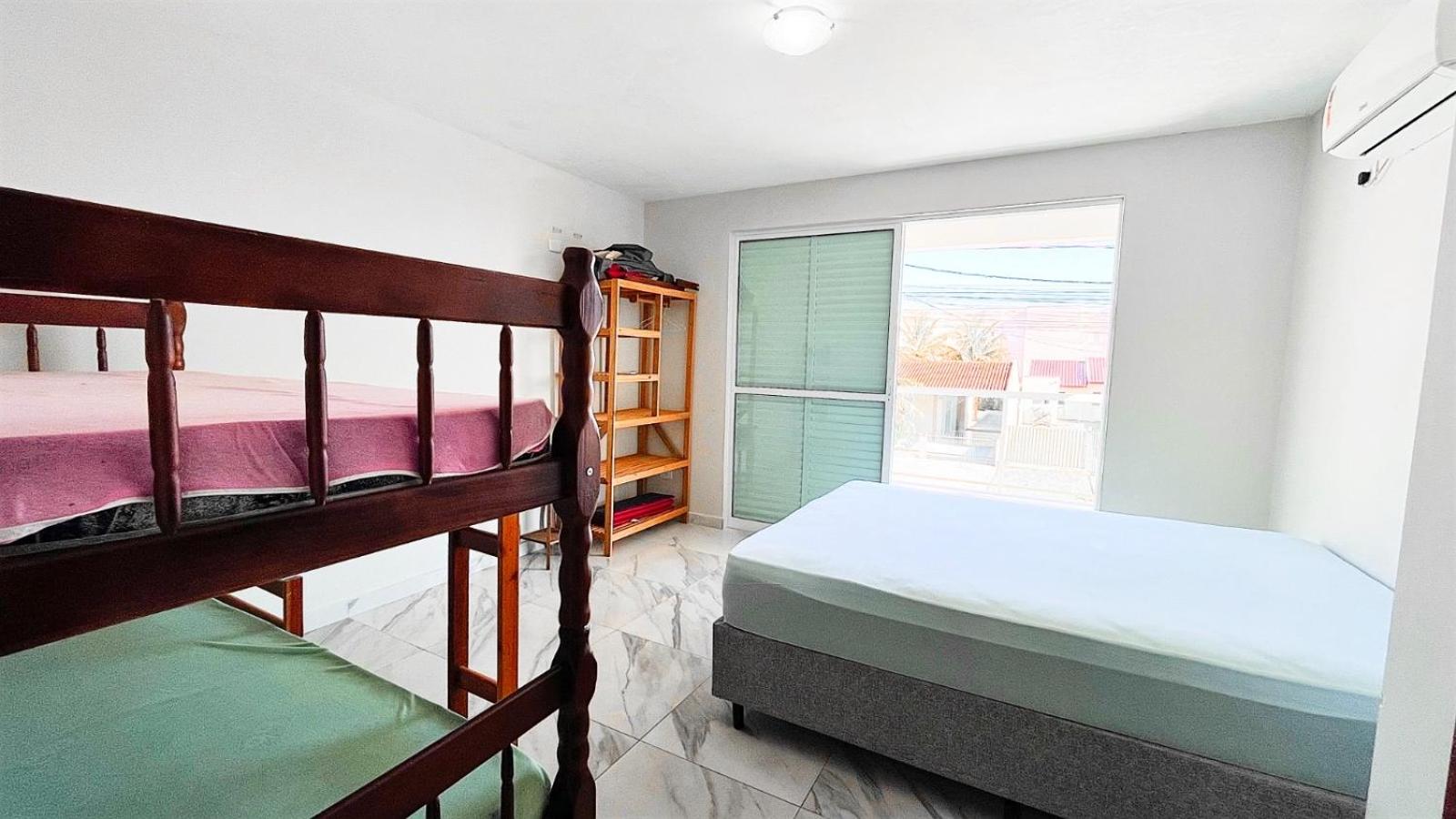 Triplex com piscina 150m do mar