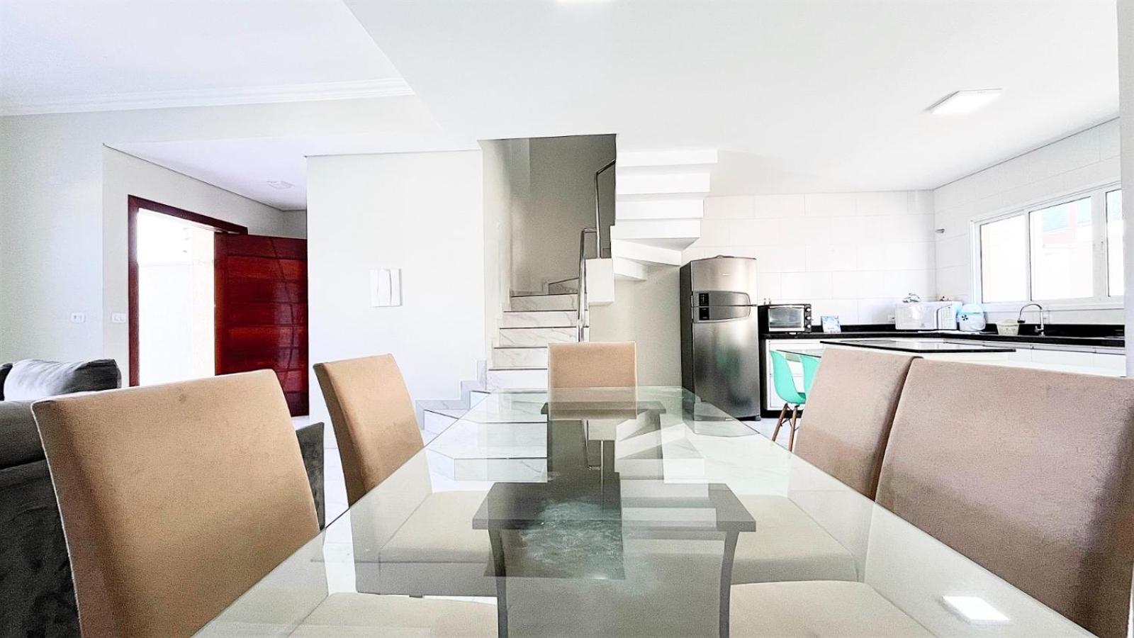 Triplex com piscina 150m do mar