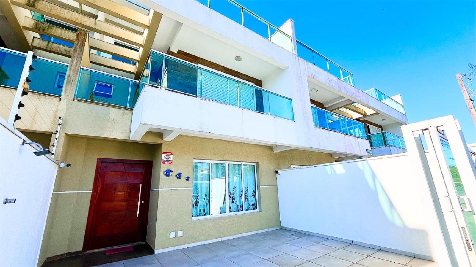 Triplex com piscina 150m do mar