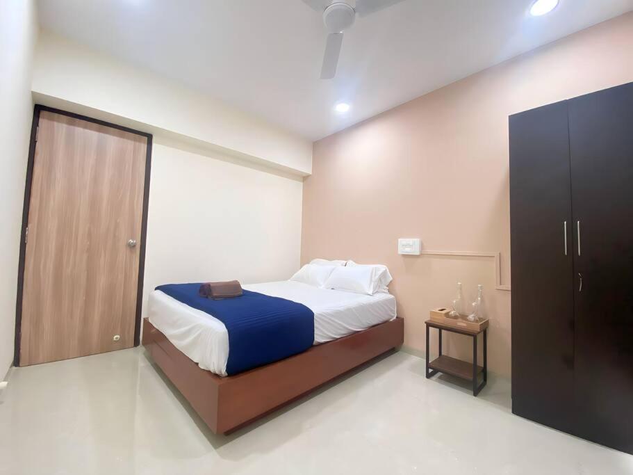 3BHK Apartment Santacruz, Mumbai, 804 view 4