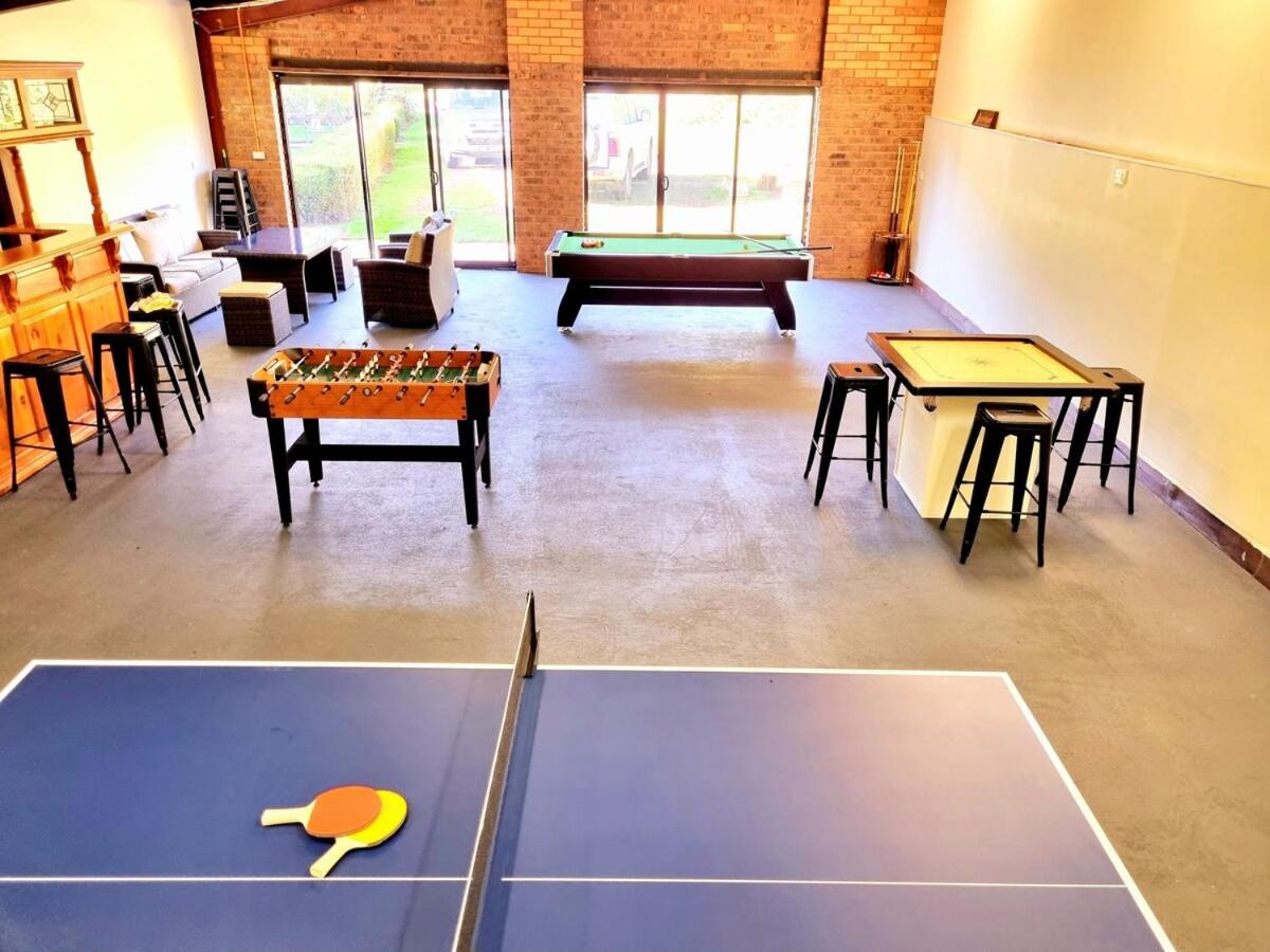 The Timboon Villa - 5 bedroom home
