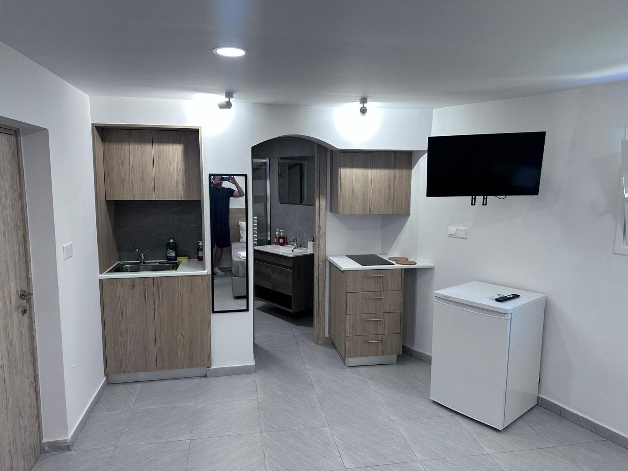 Ivi Apartments