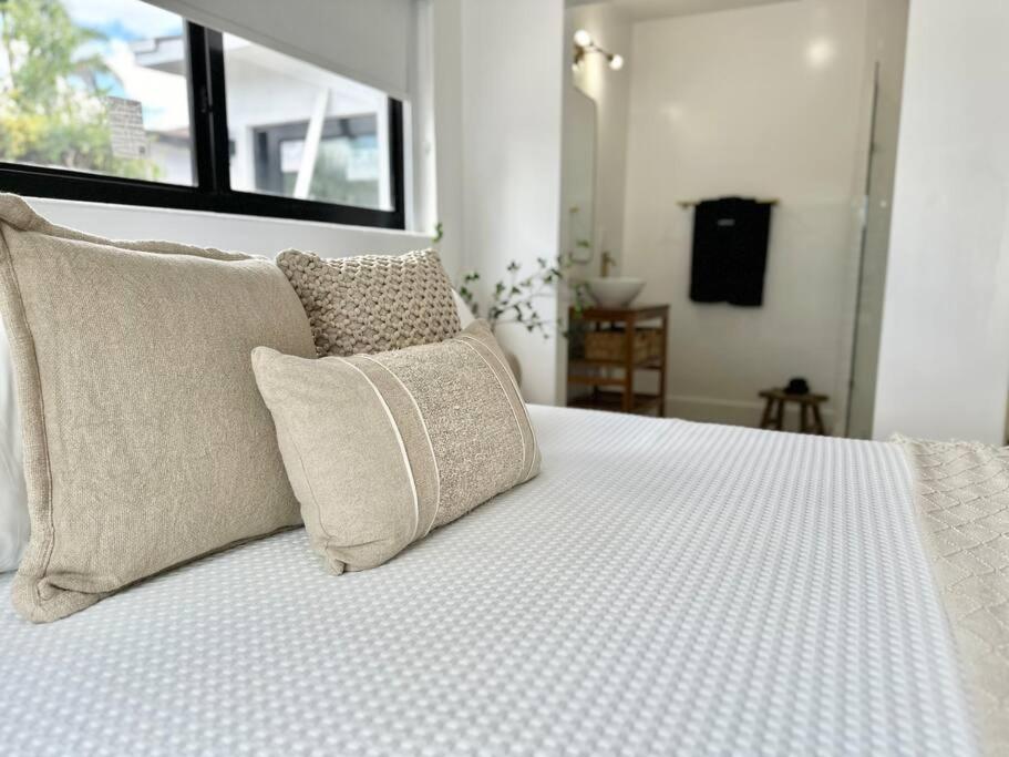 POOL Sleeps 8 Mins to Calle 8 SoBe Brickell
