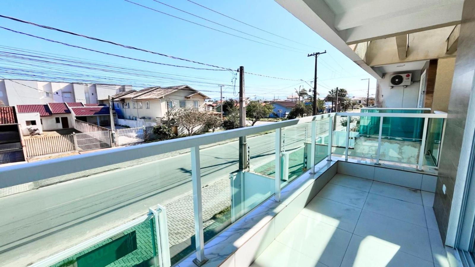 Triplex com piscina 150m do mar