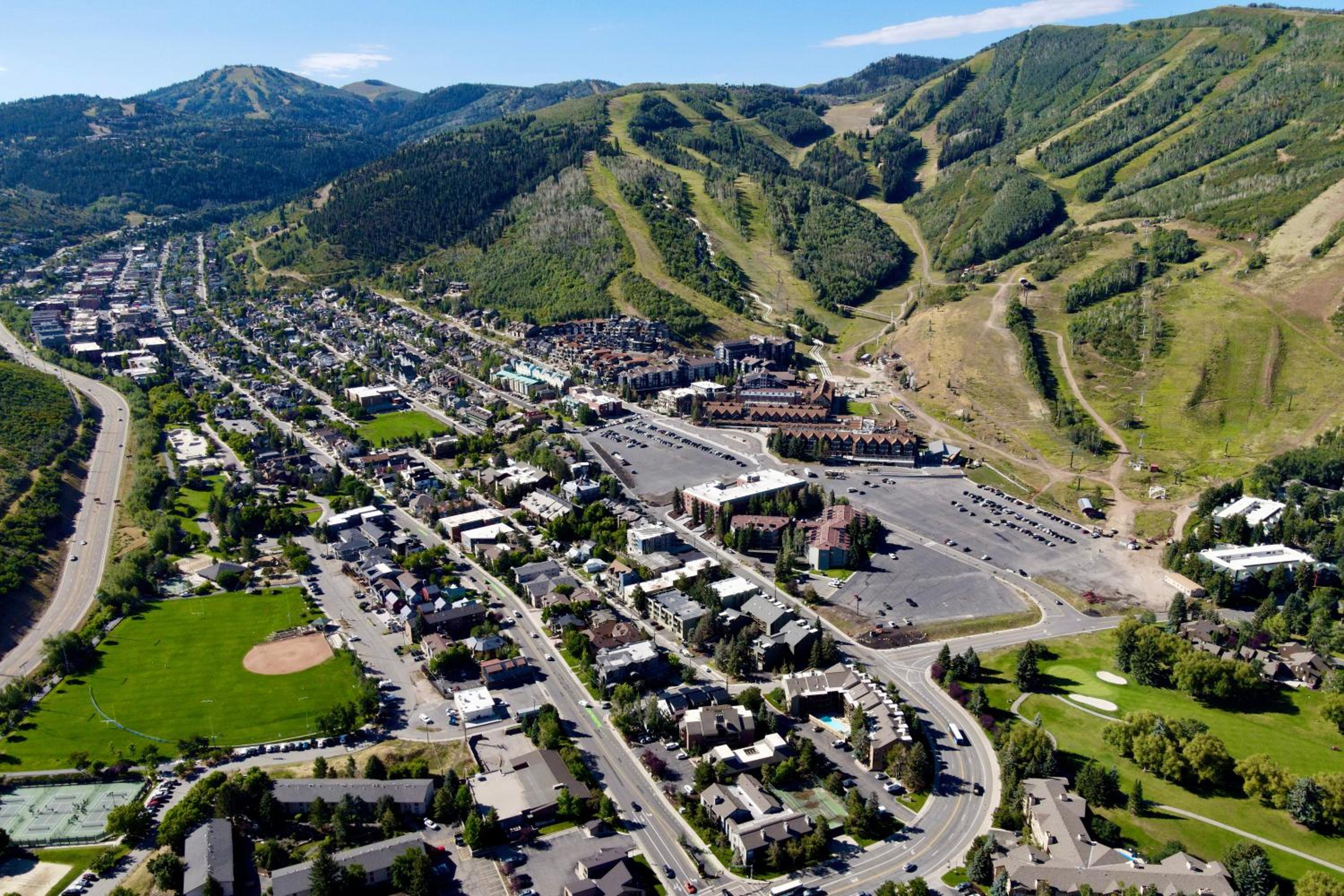 Prime Spot! Walk to Ski, Shops, and Main Street! view 5