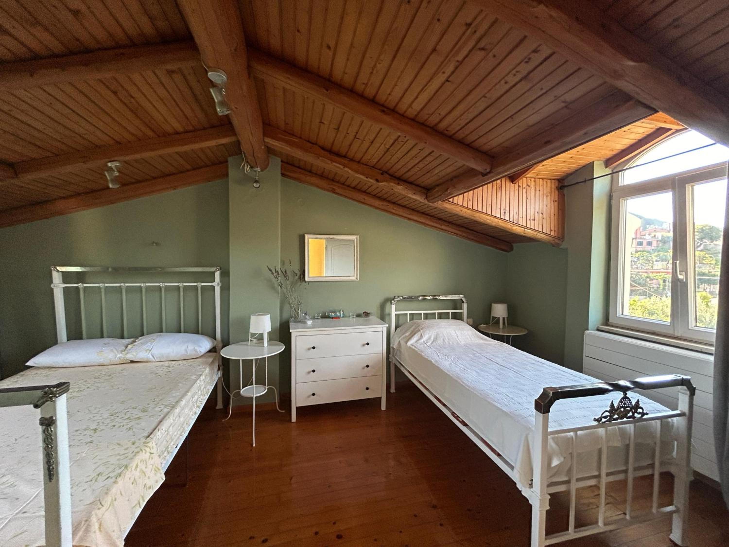 Mansion like house close to beach and Corfu town