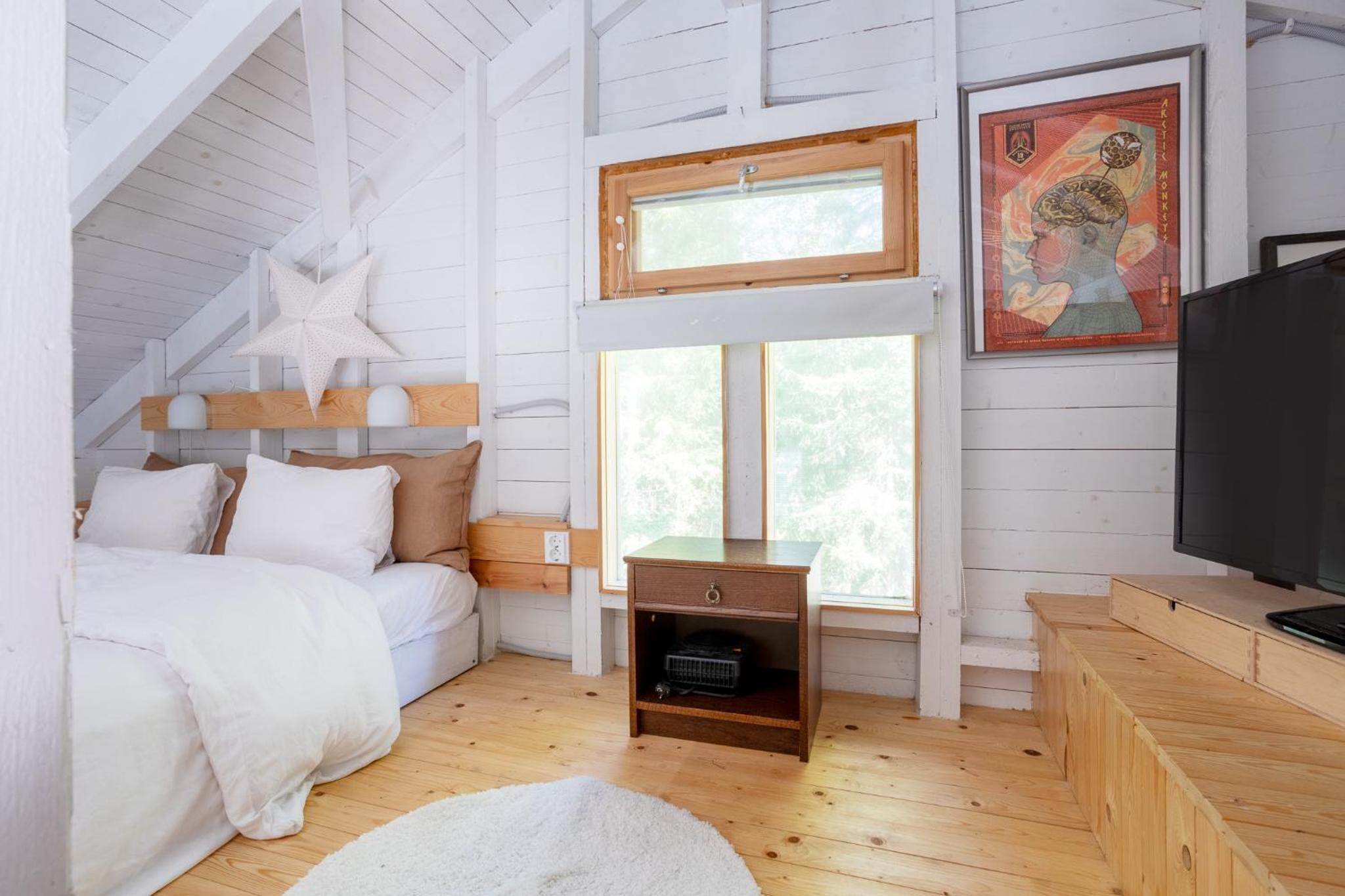Sirpa's Artistic Nuuksio Retreat with Heated Pool