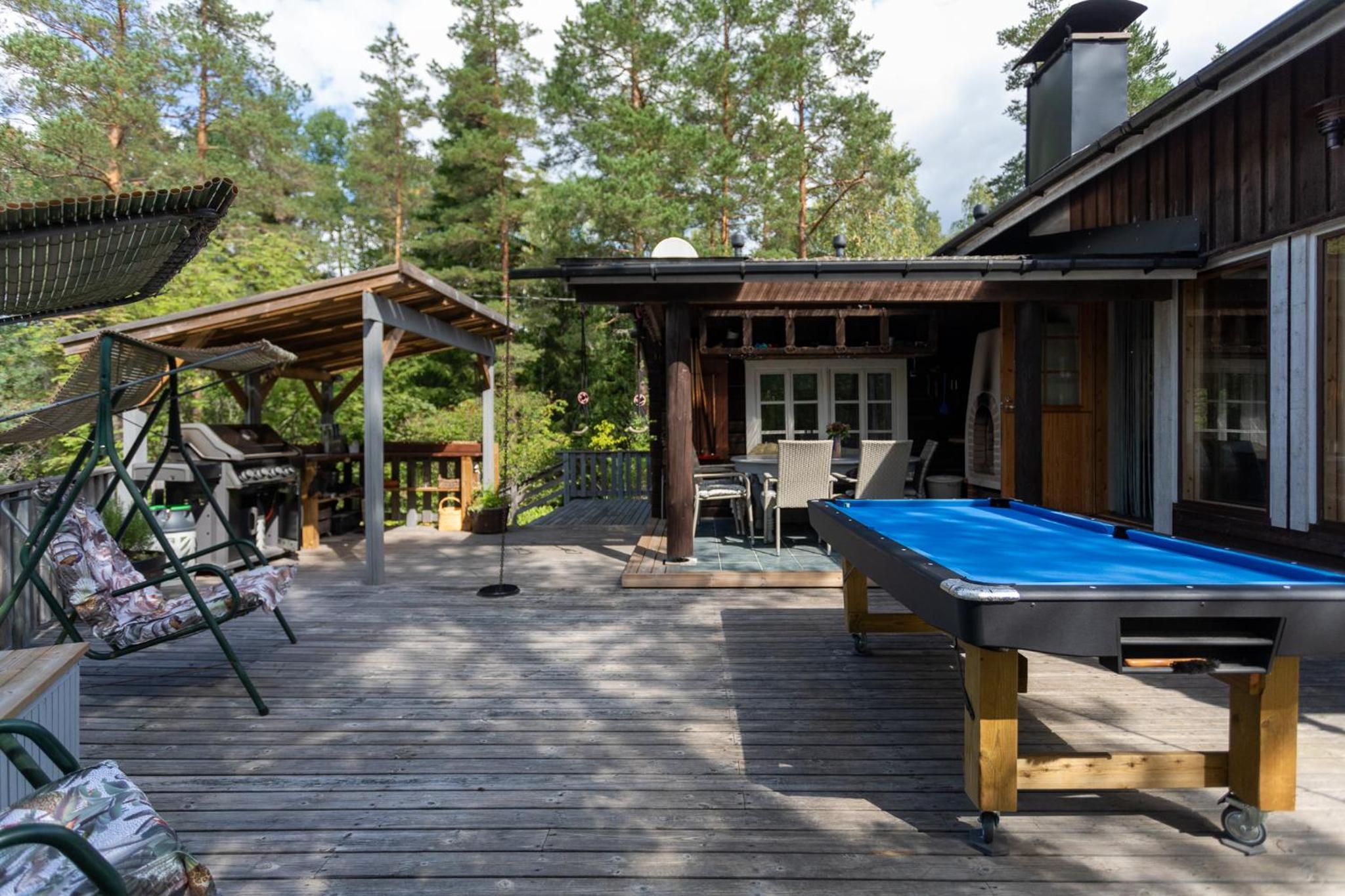Sirpa's Artistic Nuuksio Retreat with Heated Pool
