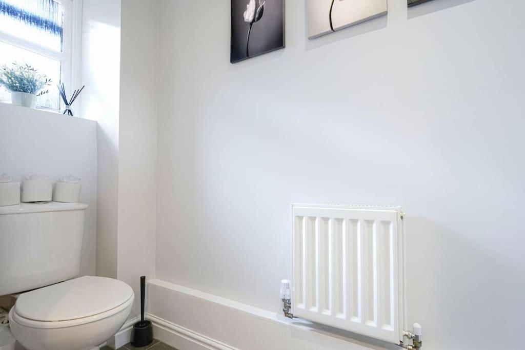 Comfy Central MK House Free Parking Fast Wifi