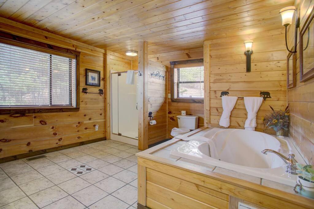 Mountain Views-Hottub-Parking-WiFi-Parking-BBQ view 5