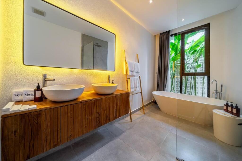 Scenic Bedrooms & Poolside Bliss