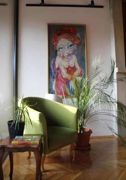 Central Apartment with Garden view 4