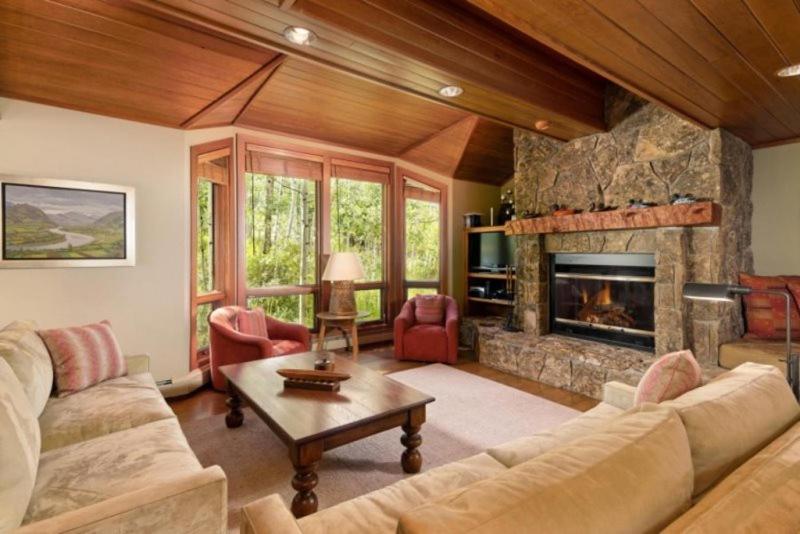 Premier Ski In, Ski Out 3 Bedroom Colorado Vacation Rental Steps From The Ski Slopes With Hot Tub And Pool