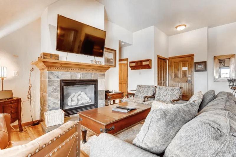 Downtown Breckenridge 2 Bedroom Condo - Steps To Lifts And Main Street view 4