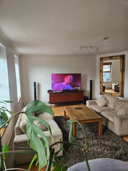 Spacious 3-Bedroom Apartment in Vibrant Dublin 8