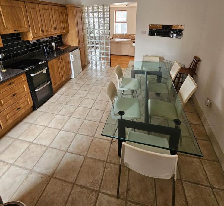 Spacious 3-Bedroom Apartment in Vibrant Dublin 8