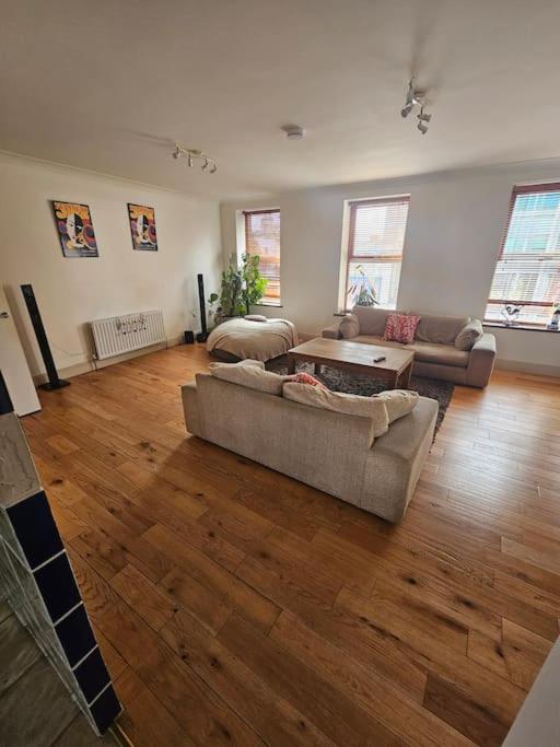 Spacious 3-Bedroom Apartment in Vibrant Dublin 8