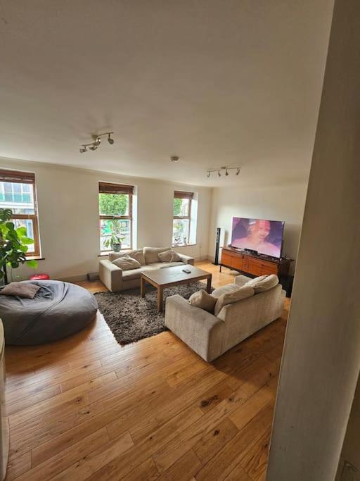 Spacious 3-Bedroom Apartment in Vibrant Dublin 8