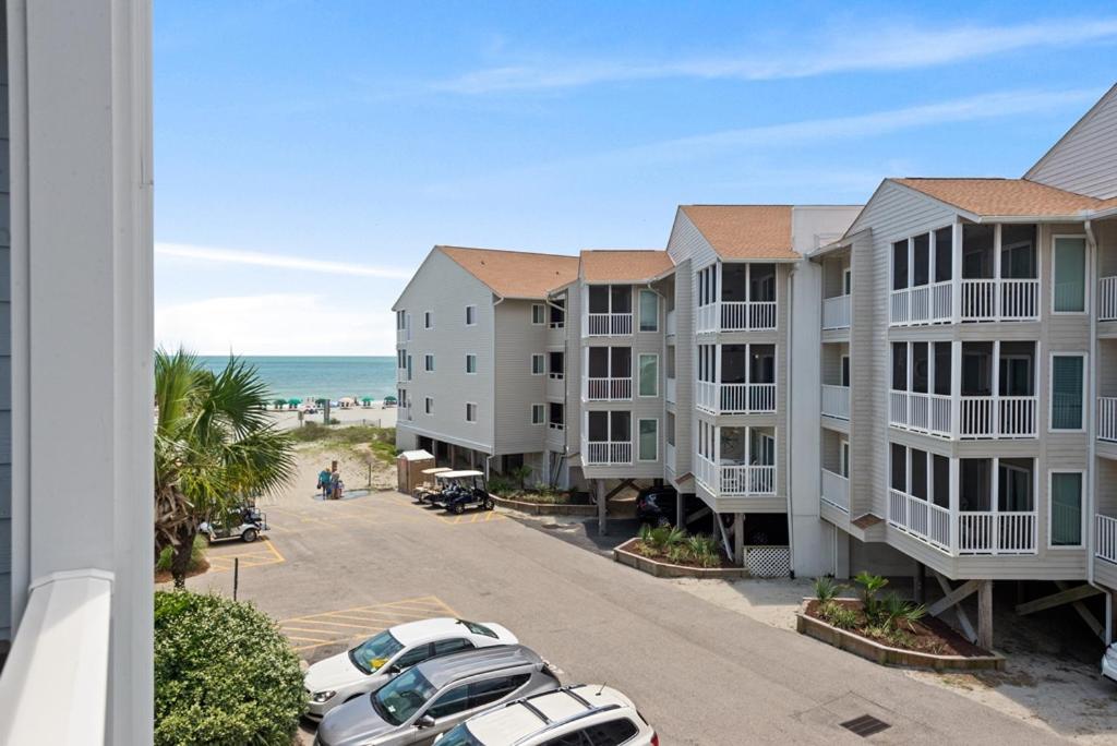 Pelicans Landing 208 view 3