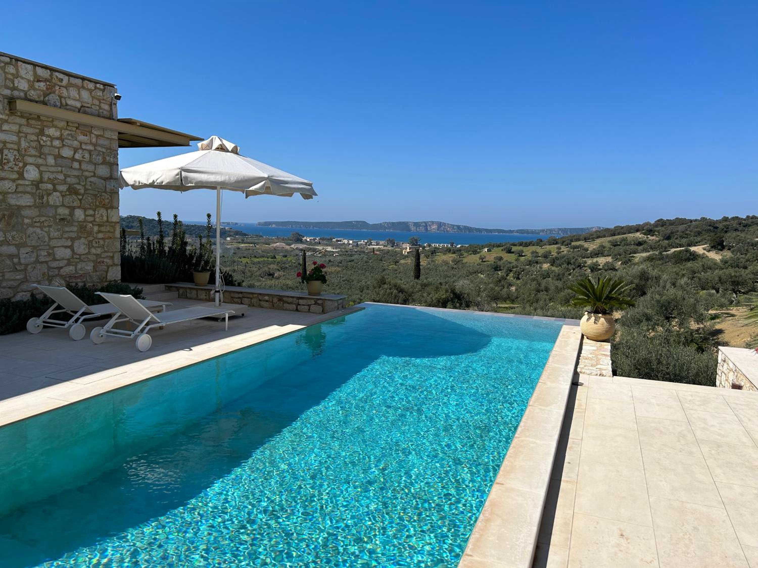 Mirenava kleine Luxusvilla Gialova Navarino Bay bei Pylos view 2