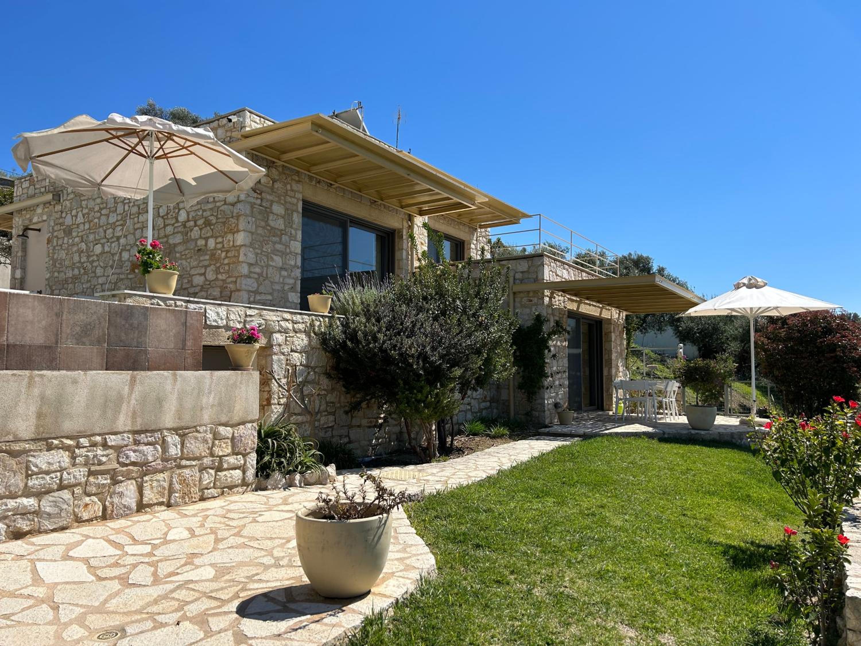 Mirenava kleine Luxusvilla Gialova Navarino Bay bei Pylos view 4
