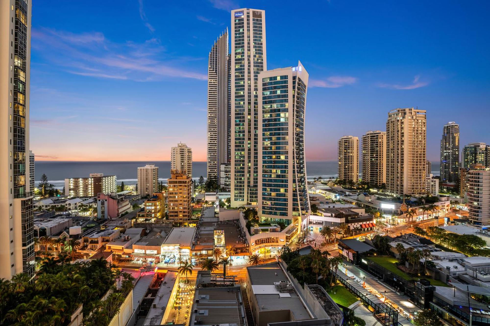 Surfers Paradise Retreat Stunning Views 2-BR Haven