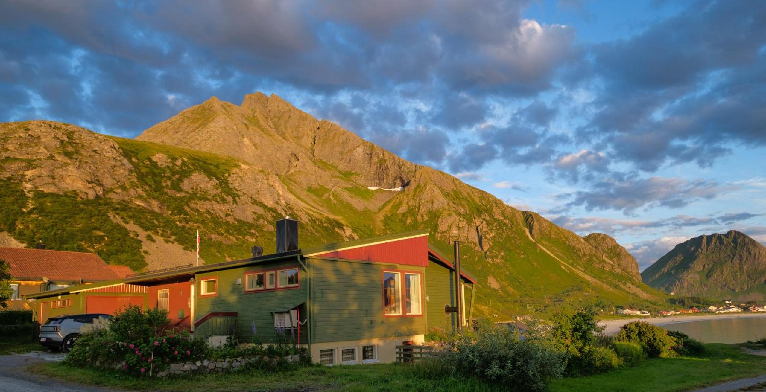 Nordbo - unik plass med utsikt over Rambergstranda