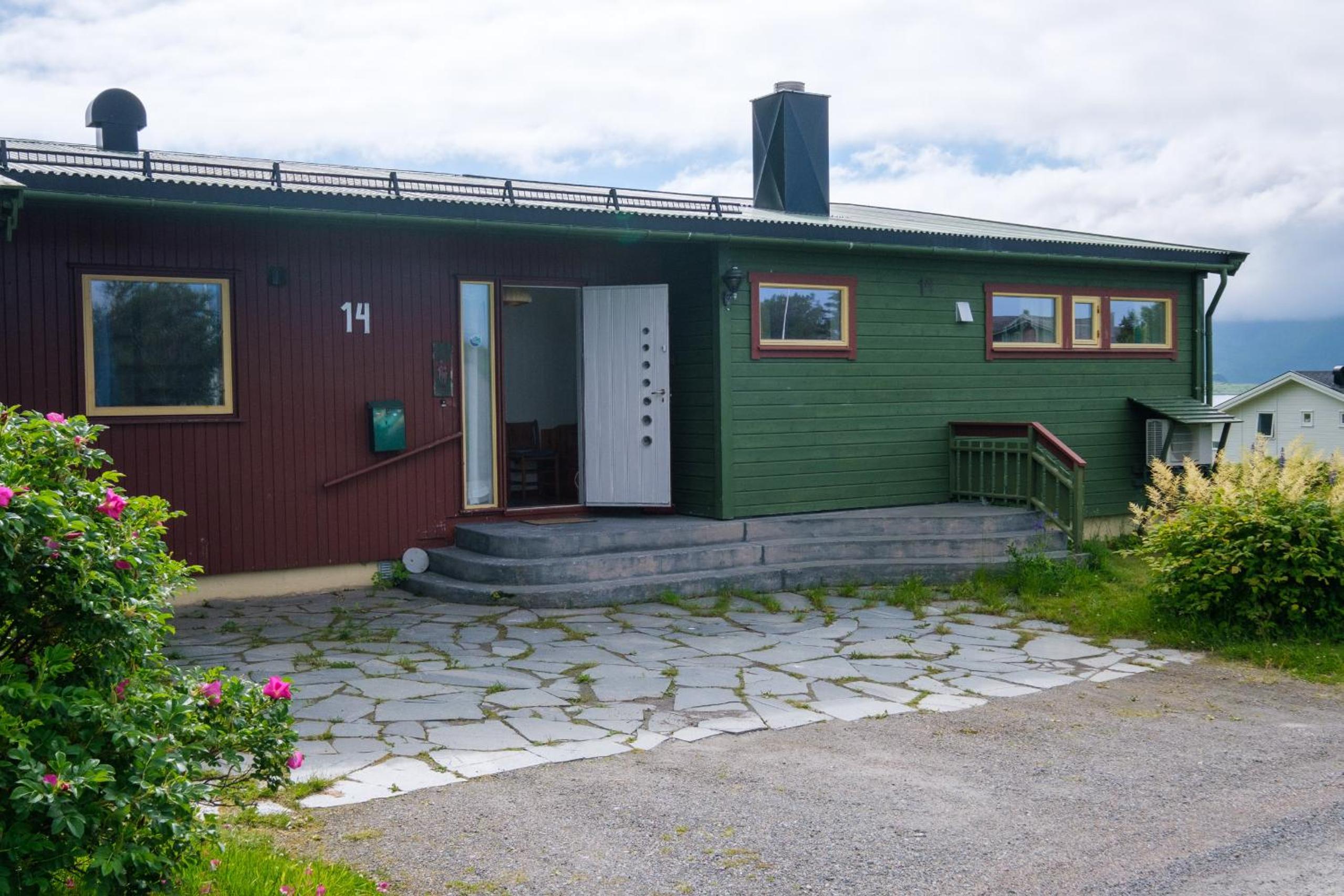 Nordbo - unik plass med utsikt over Rambergstranda