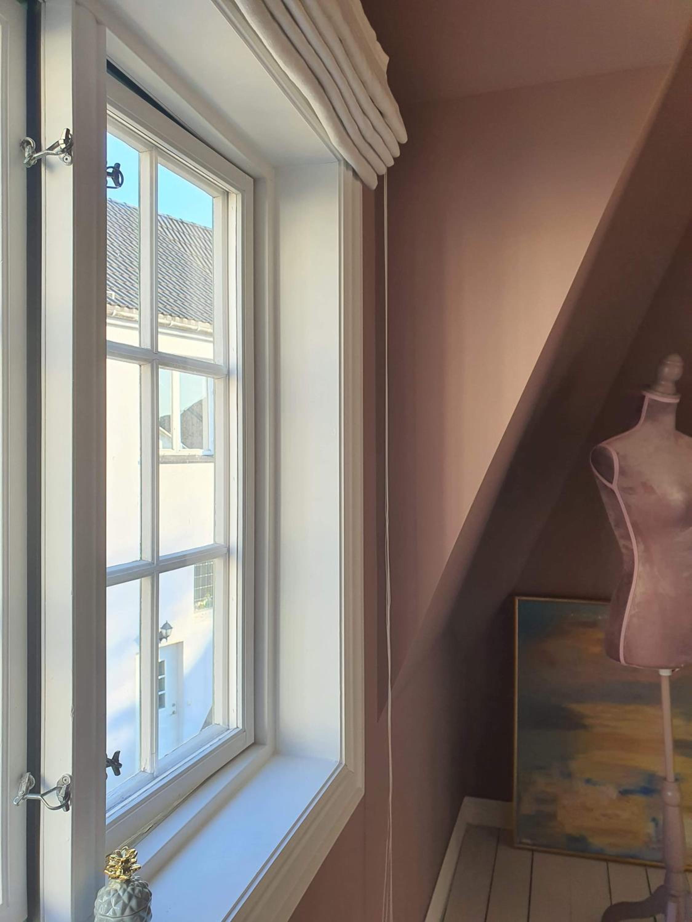 Art filled townhouse in the center of Stavanger view 2