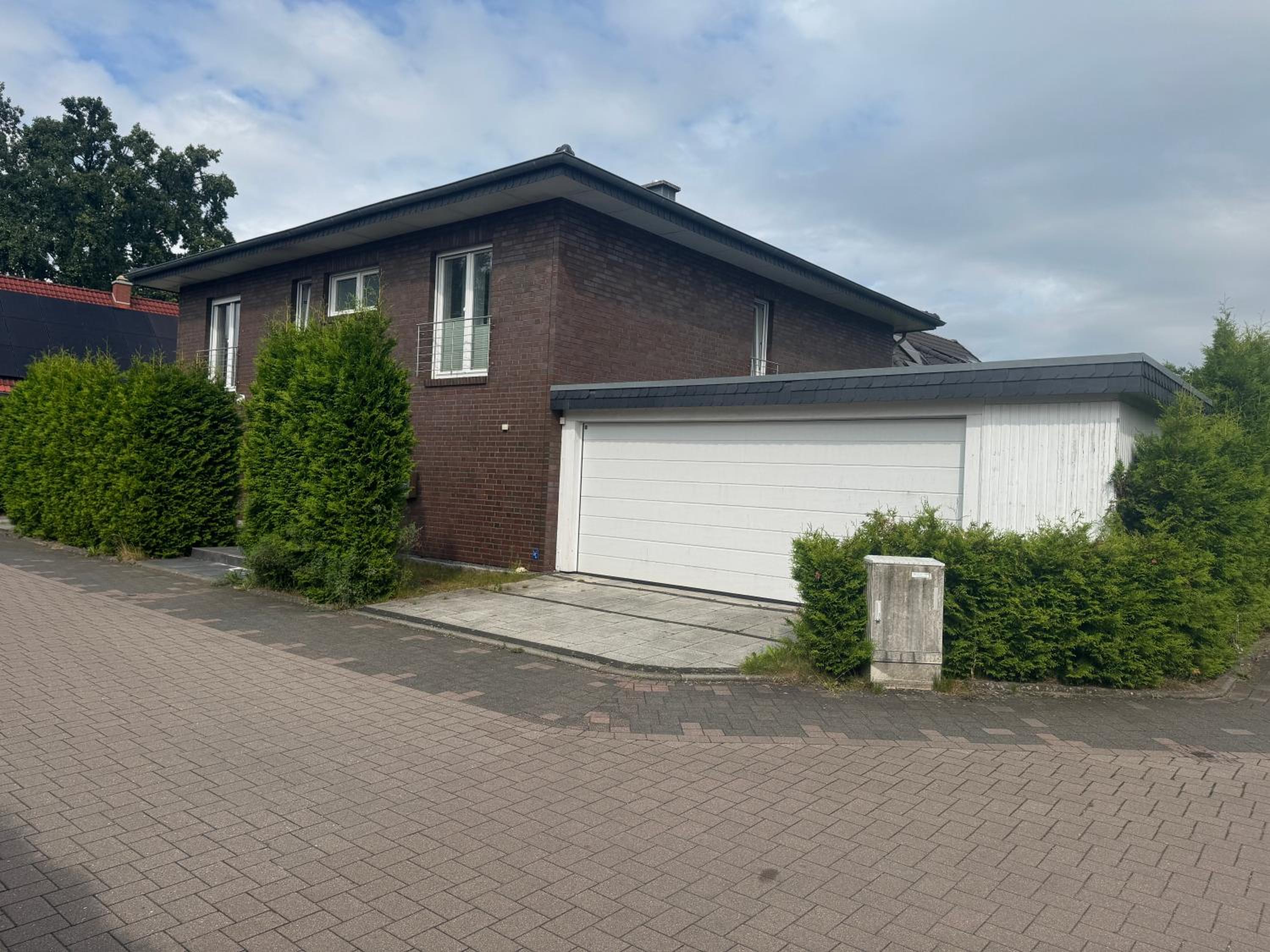 Orchideenweg 2A, 24558 Henstedt-Ulzburg , 200 Quadratmeter Haus mit Garten und Garage
