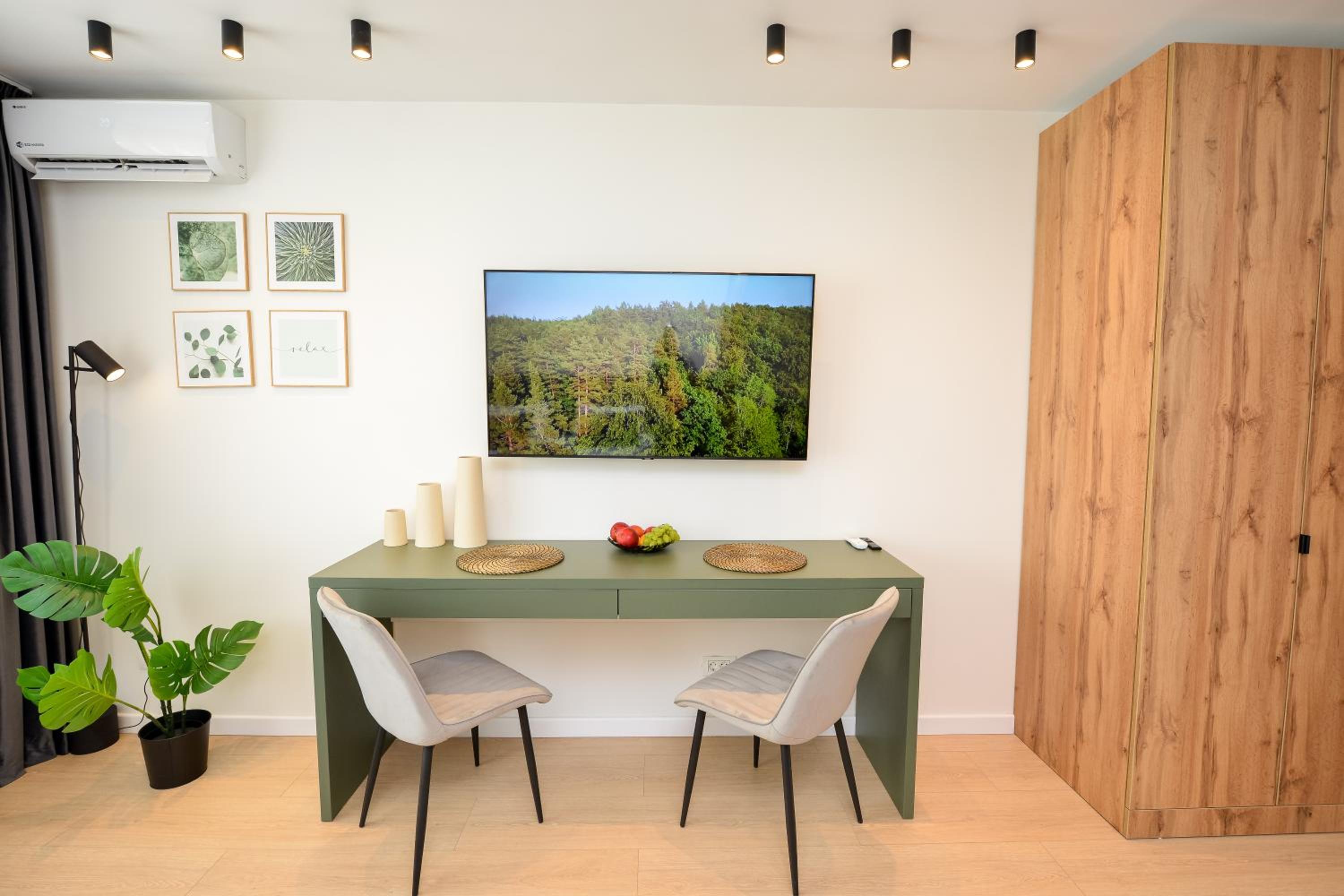 Novo Studio - Cismigiu Gardens - Quiet Room - Smart Tv view 5