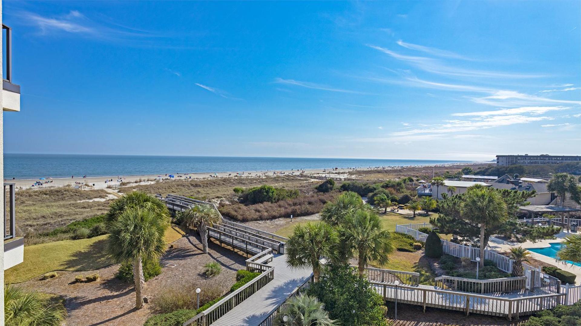 Oceanfront, Private Balcony, Pool view 5