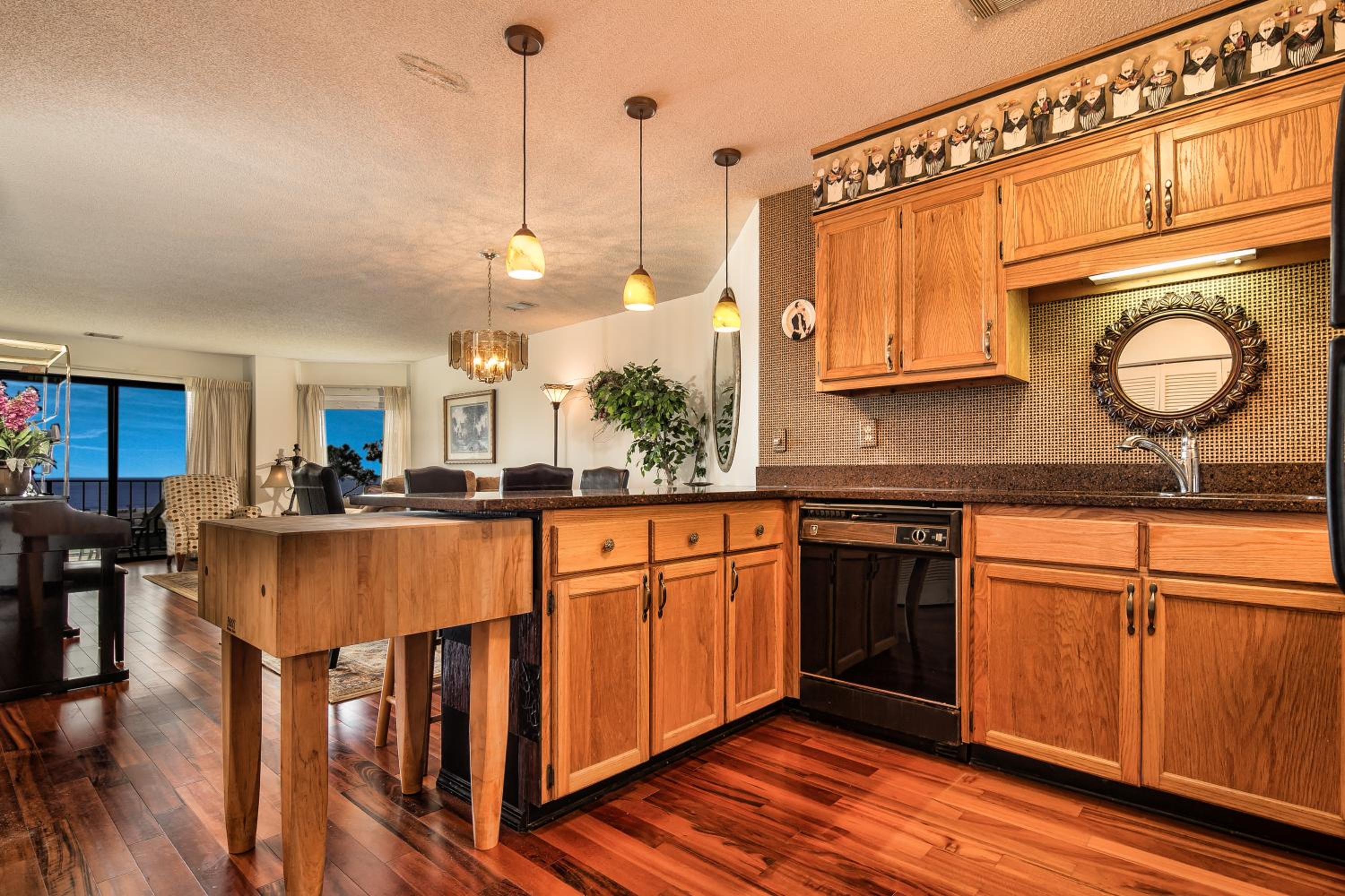 Oceanfront, Complex Pool, Bikes view 4