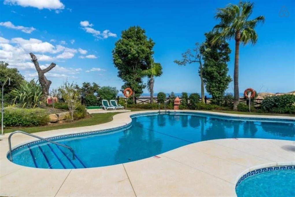 Hotel Luxury Apartment With Sea Views, Golf, Gym, Spa, 7 Pools